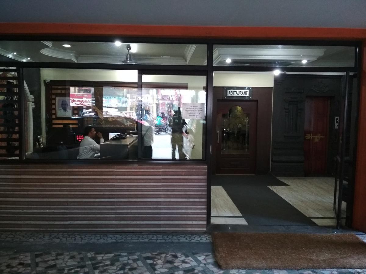 Alwaye Hotel Rukmini المظهر الخارجي الصورة