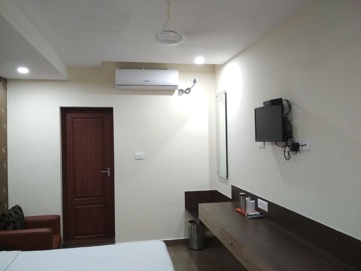Alwaye Hotel Rukmini المظهر الخارجي الصورة