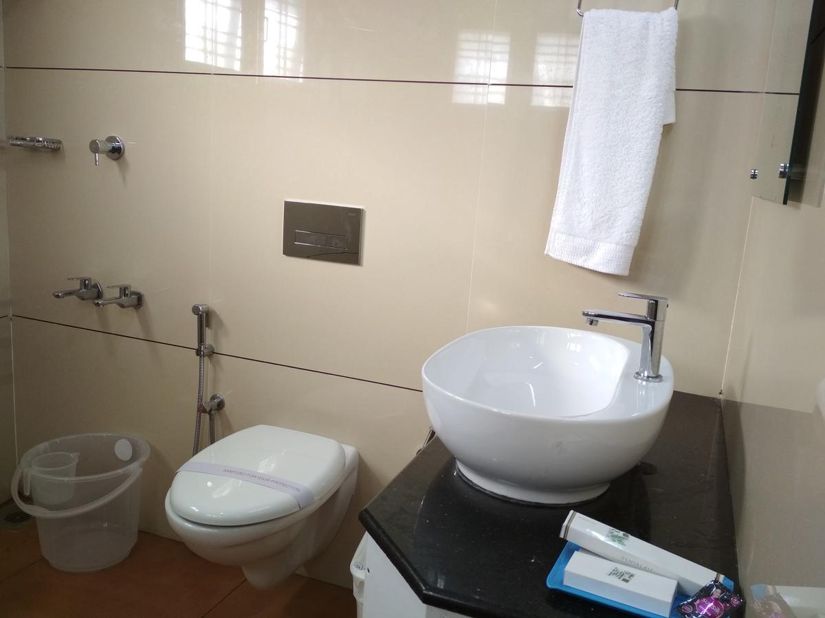 Alwaye Hotel Rukmini المظهر الخارجي الصورة