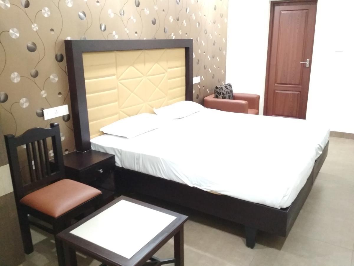 Alwaye Hotel Rukmini المظهر الخارجي الصورة