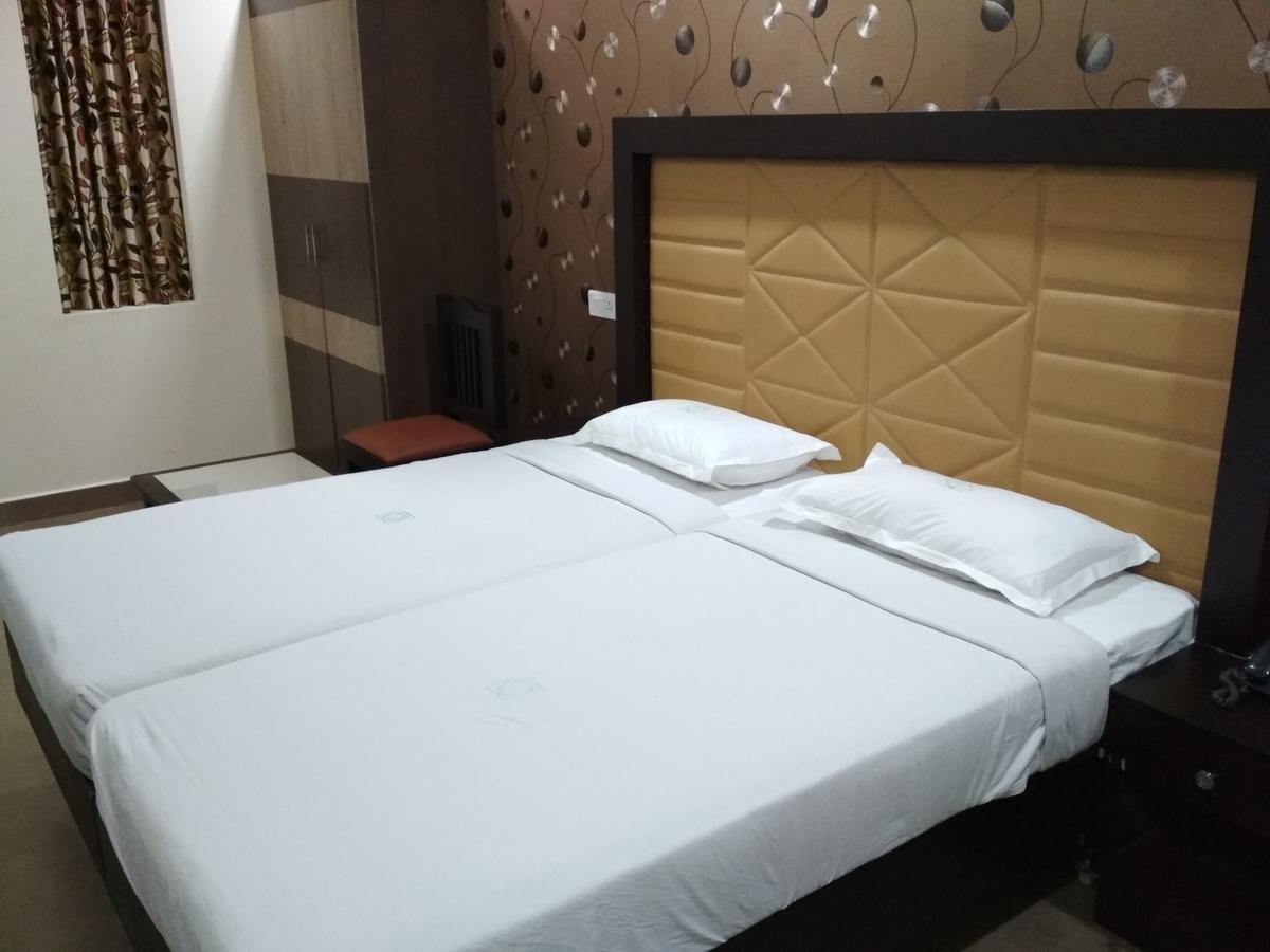 Alwaye Hotel Rukmini المظهر الخارجي الصورة