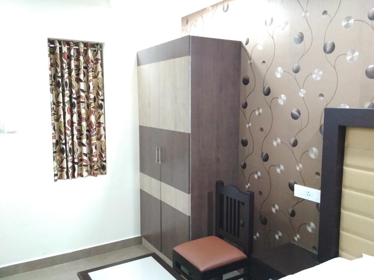Alwaye Hotel Rukmini المظهر الخارجي الصورة