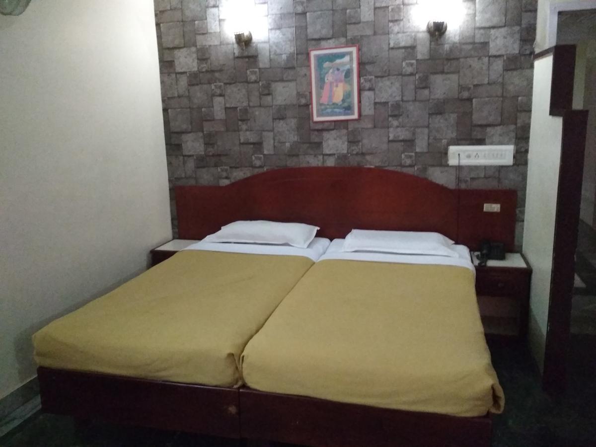 Alwaye Hotel Rukmini المظهر الخارجي الصورة