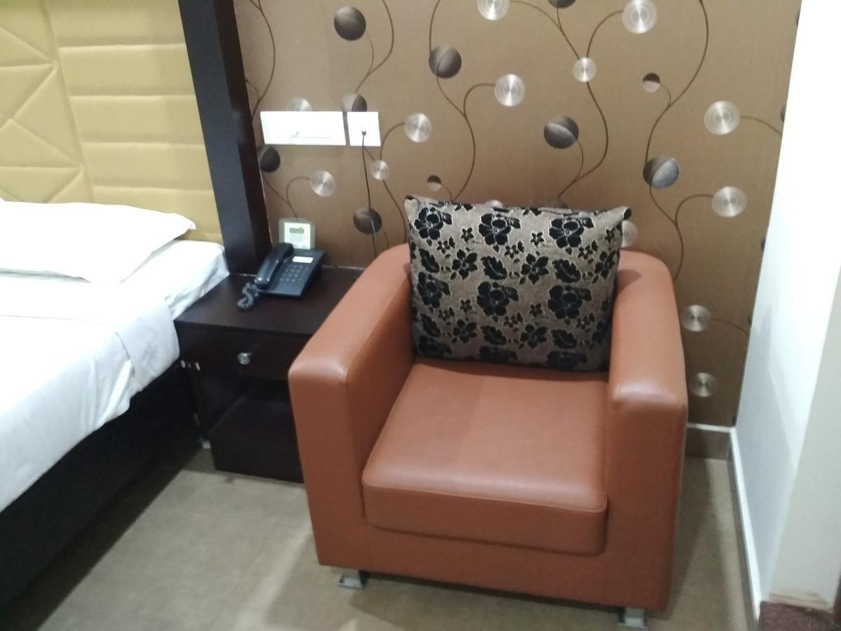Alwaye Hotel Rukmini المظهر الخارجي الصورة